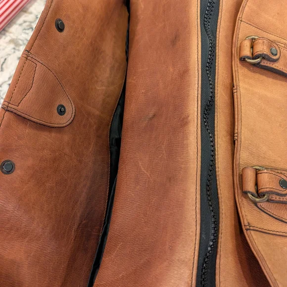 Classic Brown Leather Men's Briefcase - Picture 5 of 7